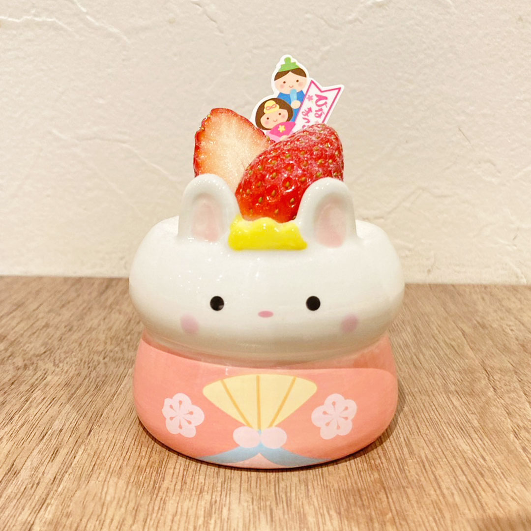 「ひな祭りカップケーキ」容器変更のお知らせ